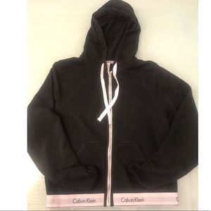 🤑 3/$25 - Calvin Klein Hoodie